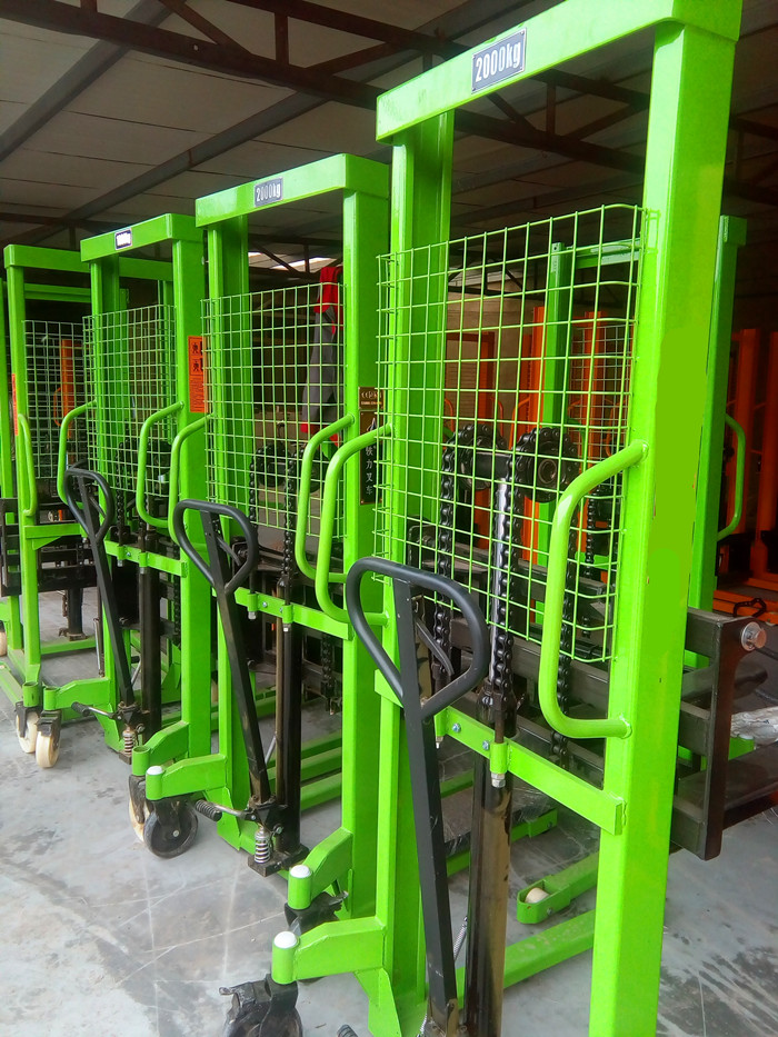 堆高車(chē)手動(dòng)液壓產(chǎn)品具有你所想象不到的發(fā)展前景--河北東圣吊索具--石材夾具|小型攪拌機(jī)|液壓堆高車(chē)|手動(dòng)叉車(chē) 堆高車(chē)手動(dòng)液壓產(chǎn)品具有你所想象不到的發(fā)展前景--河北東圣吊索具--石材夾具|小型攪拌機(jī)|液壓堆高車(chē)|手動(dòng)叉車(chē)