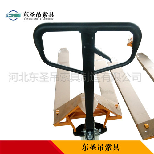 手動地牛廠家研發(fā)加強版技術(shù)升級手動叉車產(chǎn)品展示--河北東圣吊索具制造有限公司--手動叉車|液壓堆高車|石材夾具|小型攪拌機 手動地牛廠家研發(fā)加強版技術(shù)升級手動叉車產(chǎn)品展示--河北東圣吊索具制造有限公司--手動叉車|液壓堆高車|石材夾具|小型攪拌機