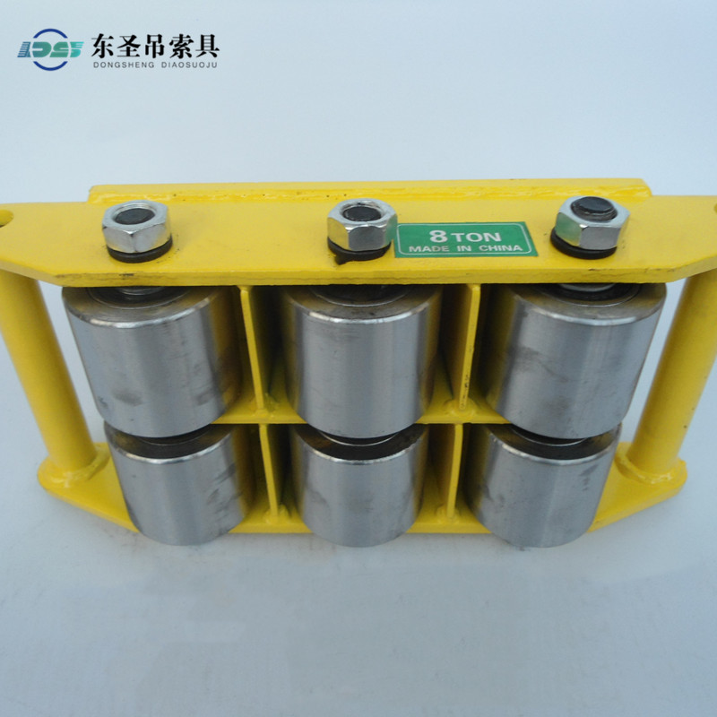 8噸搬運(yùn)小坦克車底部鋼輪